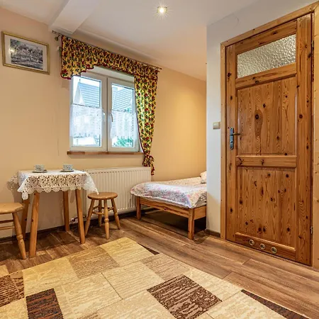 Homestay Dworek Pod Tatrami *